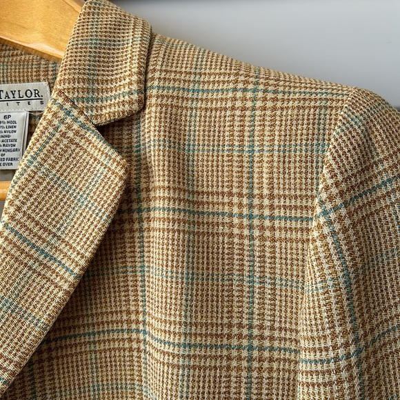 Ann Taylor Petites suit blazer for business. Size 6 - Picture 4 of 6